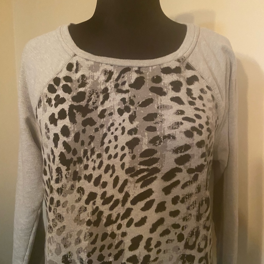 Apt.9 sweatshirt - Picture 3 of 5